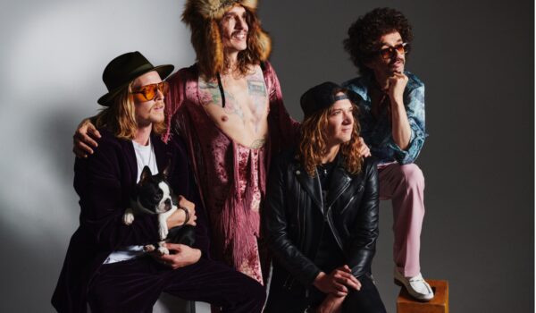 The Darkness release new single ´Nobody Can See Me Cry´from forthcoming album Motorheart!